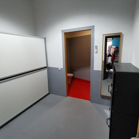 Traveller Box Hostel เซบีญา ภายนอก รูปภาพ