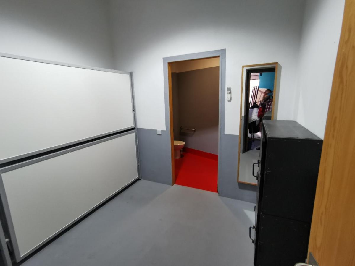 Traveller Box Hostel เซบีญา ภายนอก รูปภาพ