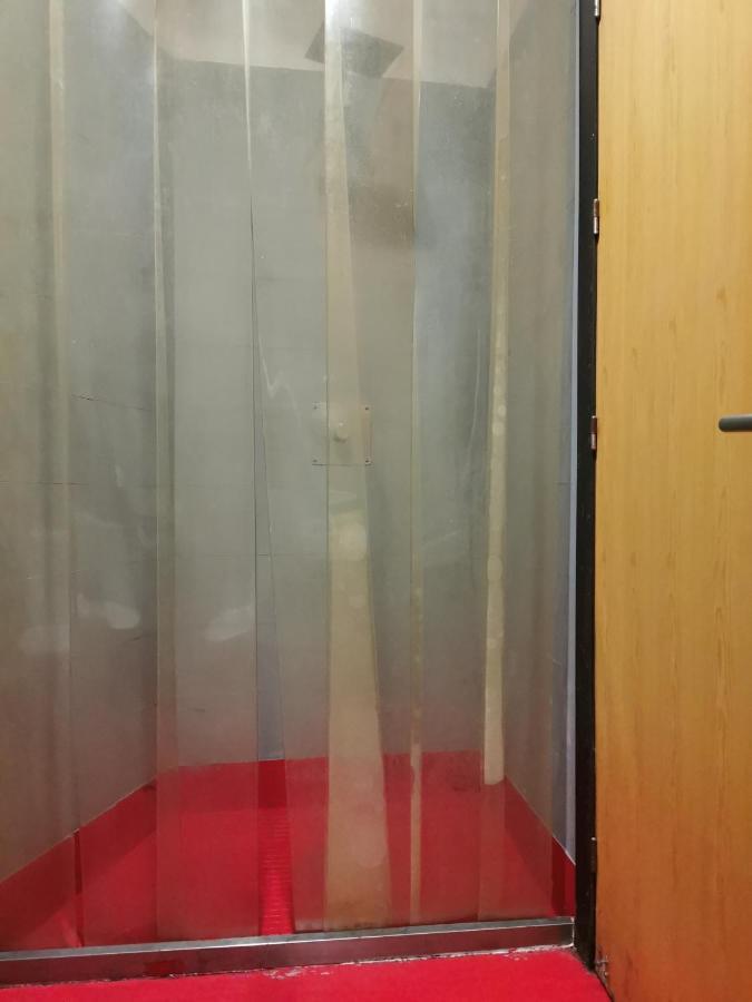 Traveller Box Hostel เซบีญา ภายนอก รูปภาพ